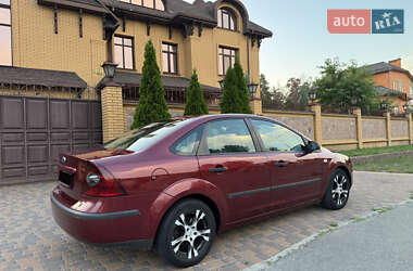 Седан Ford Focus 2005 в 
