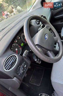 Седан Ford Focus 2005 в 
