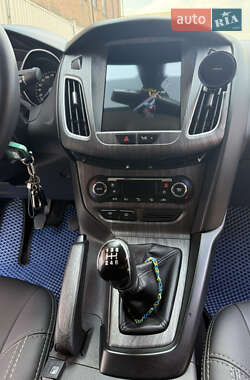 Седан Ford Focus 2012 в 