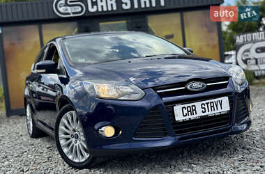 Хэтчбек Ford Focus 2011 в 
