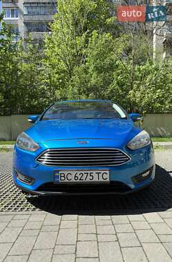Седан Ford Focus 2015 в 