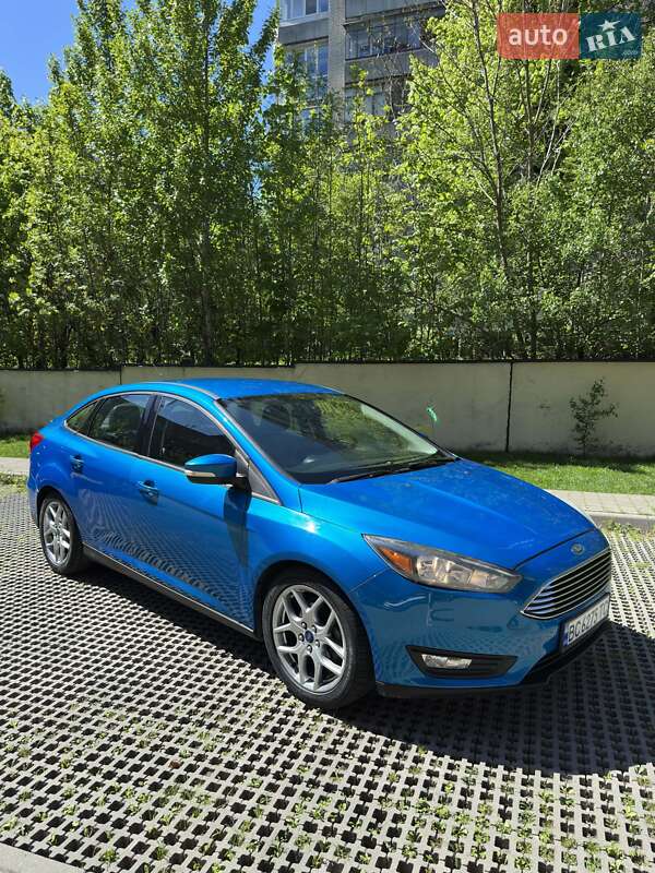 Седан Ford Focus 2015 в 