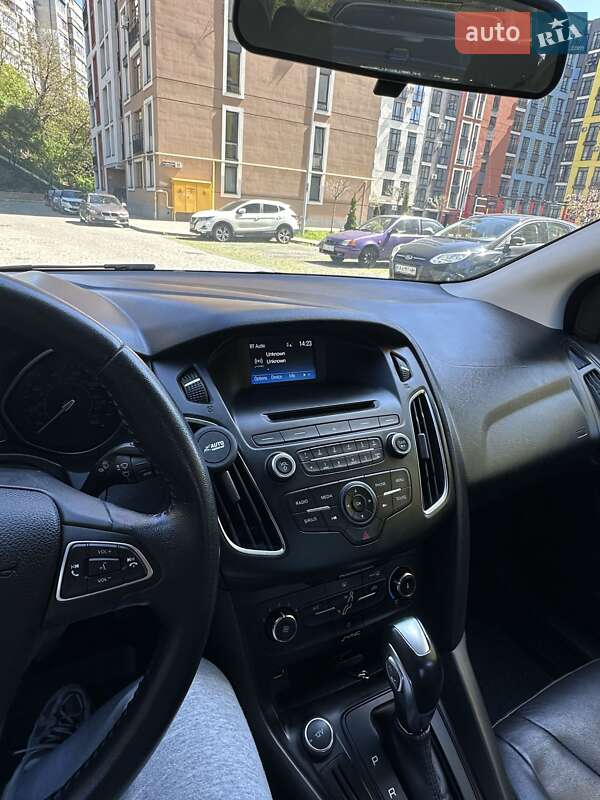 Седан Ford Focus 2015 в Львові