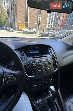 Седан Ford Focus 2015 в 