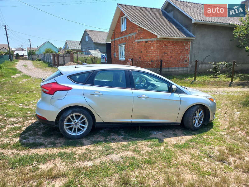 Хэтчбек Ford Focus 2015 в Черновцах