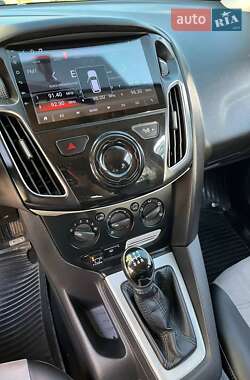 Хэтчбек Ford Focus 2013 в 