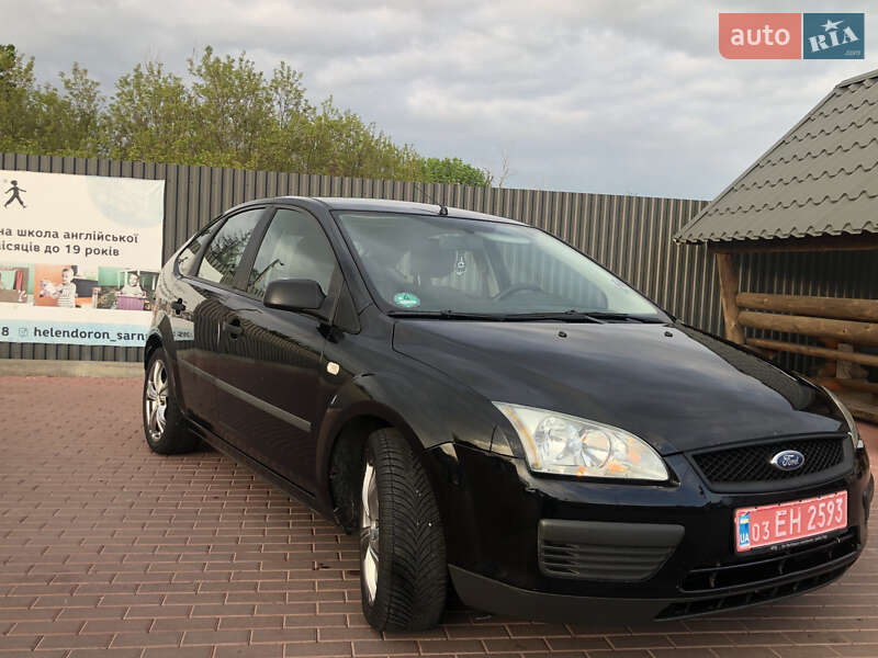 Хэтчбек Ford Focus 2006 в Сарнах