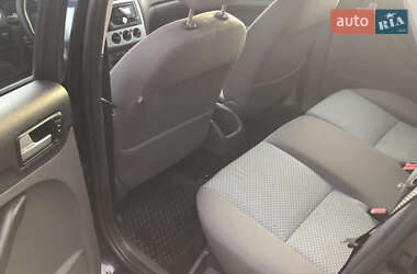 Хэтчбек Ford Focus 2006 в 