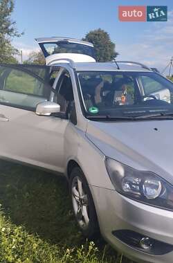 Хэтчбек Ford Focus 2010 в 