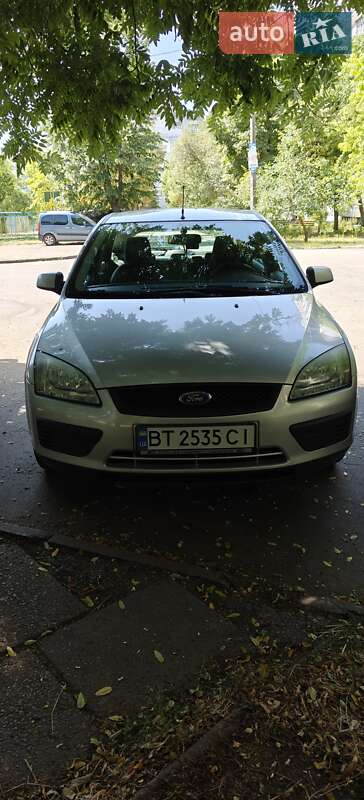 Хэтчбек Ford Focus 2006 в 