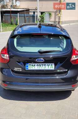 Хэтчбек Ford Focus 2013 в 