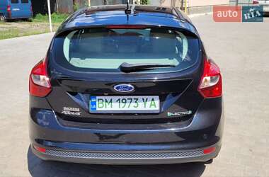 Хэтчбек Ford Focus 2013 в 