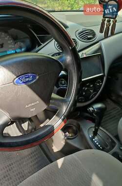 Седан Ford Focus 2000 в 
