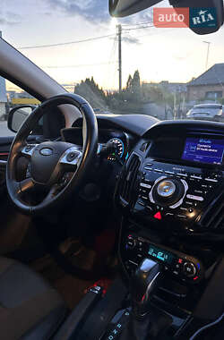 Хэтчбек Ford Focus 2013 в 