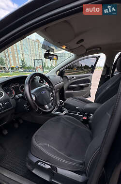 Хэтчбек Ford Focus 2005 в 