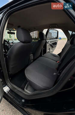 Хэтчбек Ford Focus 2005 в 