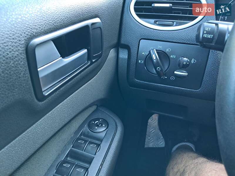 Універсал Ford Focus 2005 в Бучі