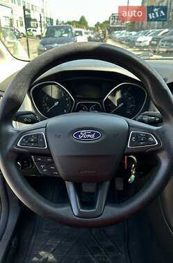 Хэтчбек Ford Focus 2016 в 