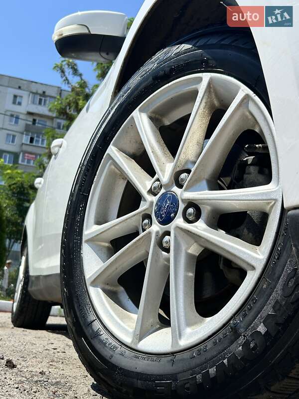 Хетчбек Ford Focus 2016 в Сумах
