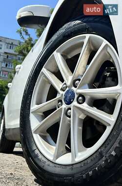 Хэтчбек Ford Focus 2016 в 