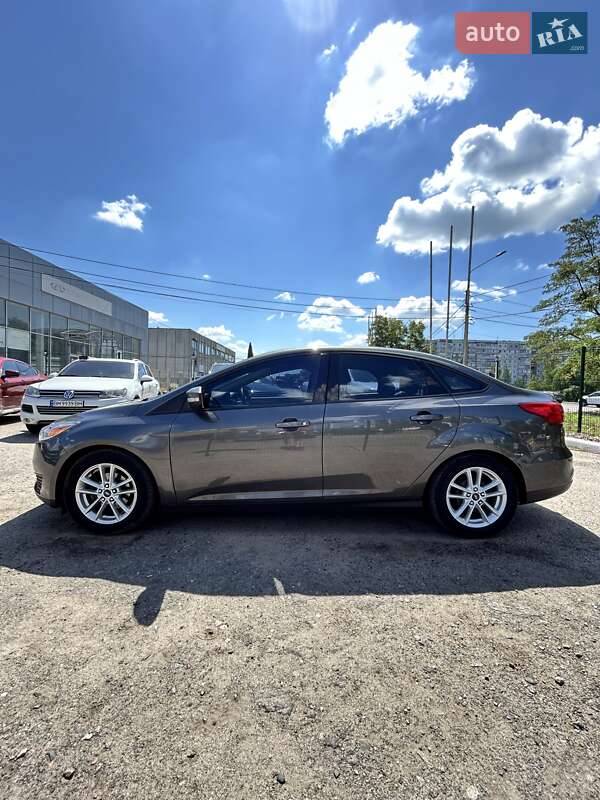 Седан Ford Focus 2015 в Сумах
