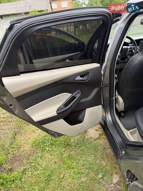Седан Ford Focus 2013 в Мервичах