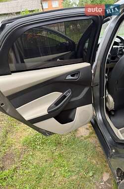 Седан Ford Focus 2013 в 