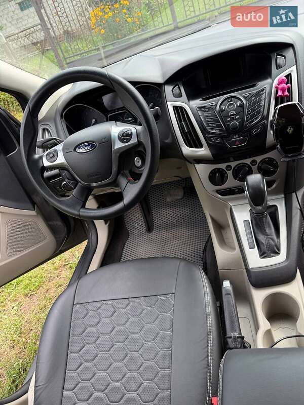 Седан Ford Focus 2013 в Мервичах