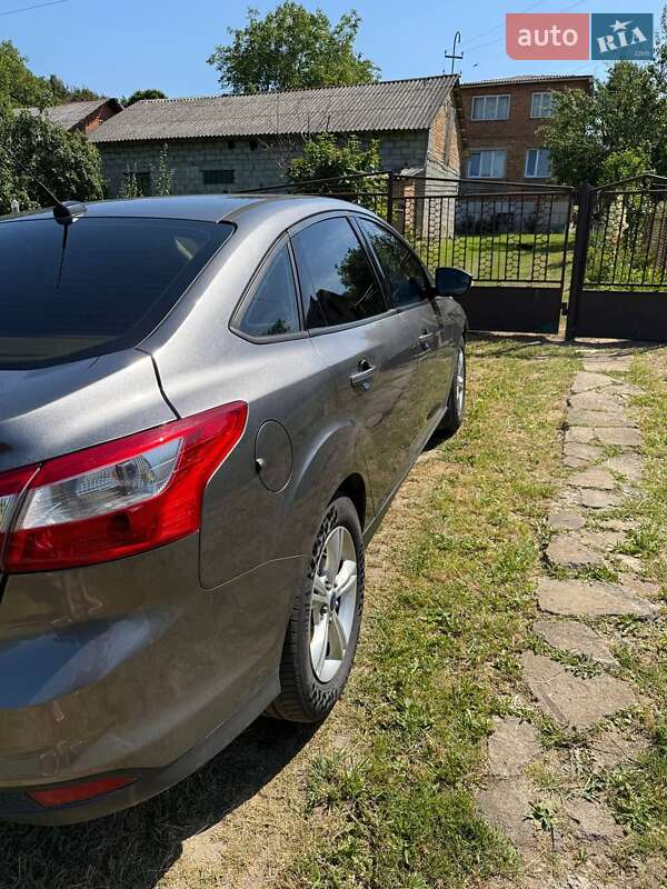 Седан Ford Focus 2013 в Мервичах