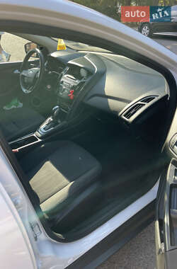 Хэтчбек Ford Focus 2015 в 