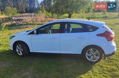 Хэтчбек Ford Focus 2011 в 