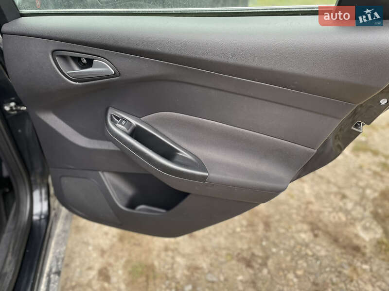Универсал Ford Focus 2012 в Новояворовске