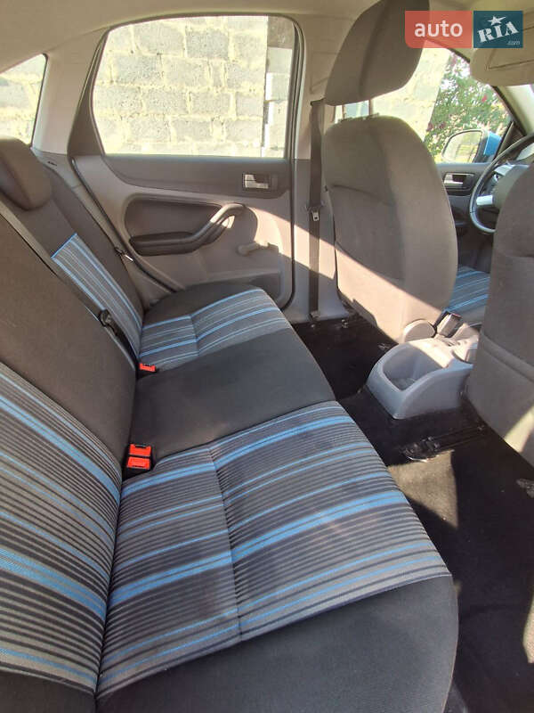 Хэтчбек Ford Focus 2007 в Хырове