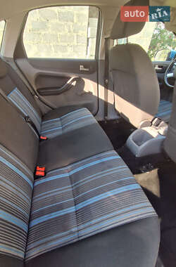 Хэтчбек Ford Focus 2007 в 