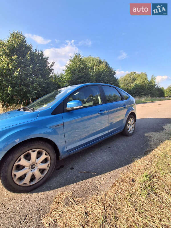 Хэтчбек Ford Focus 2007 в Хырове