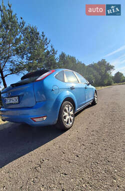 Хэтчбек Ford Focus 2007 в 