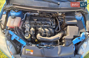 Хэтчбек Ford Focus 2007 в 