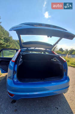 Хэтчбек Ford Focus 2007 в 