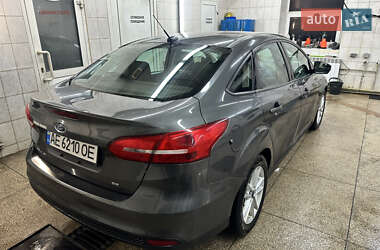 Седан Ford Focus 2015 в 
