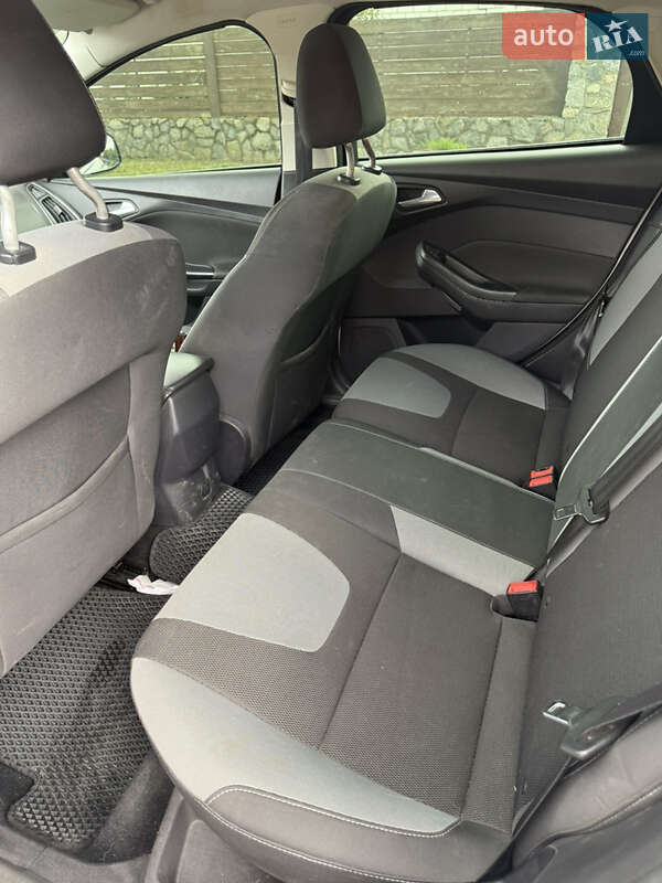 Хетчбек Ford Focus 2012 в Новомосковську