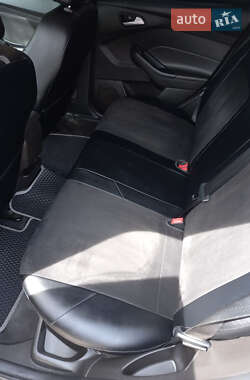 Седан Ford Focus 2016 в 