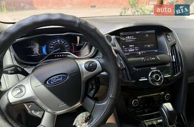 Хэтчбек Ford Focus 2014 в 