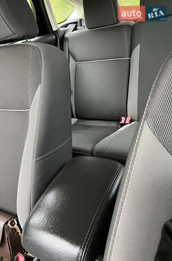 Хэтчбек Ford Focus 2014 в 