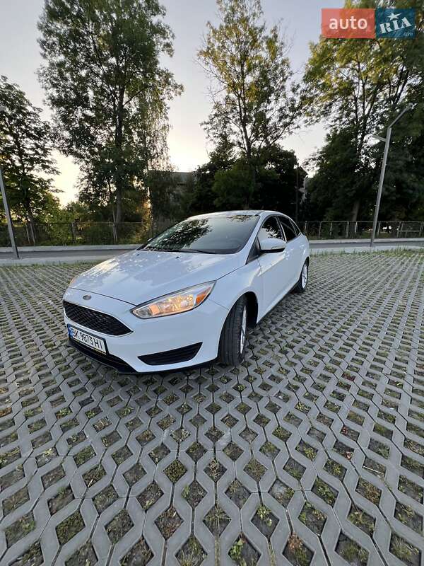 Седан Ford Focus 2016 в 