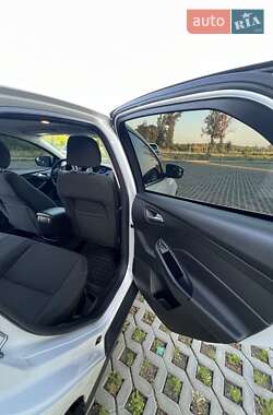 Седан Ford Focus 2016 в 