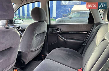 Седан Ford Focus 2004 в 