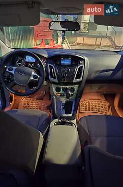 Седан Ford Focus 2014 в 