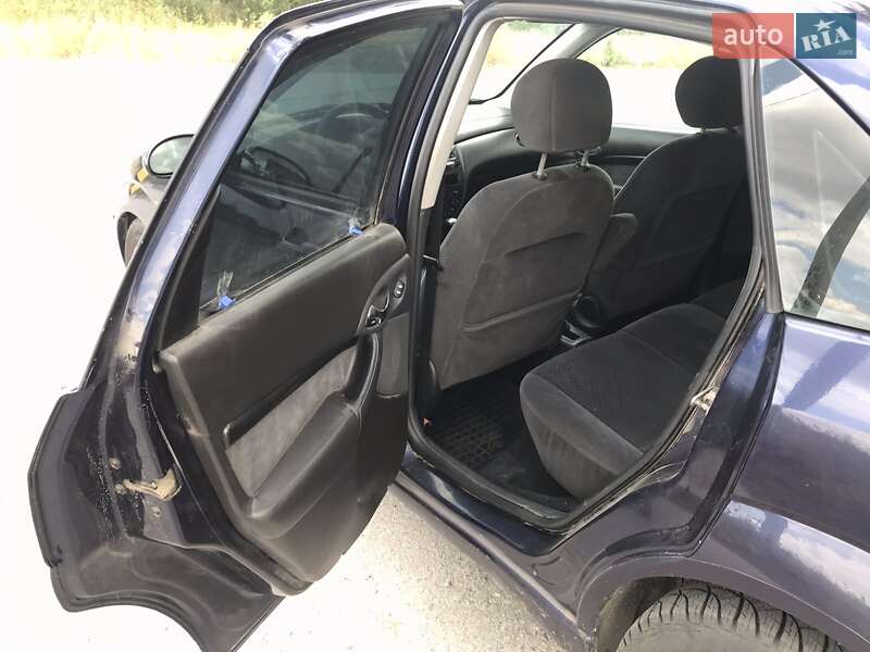 Седан Ford Focus 2002 в Фастові