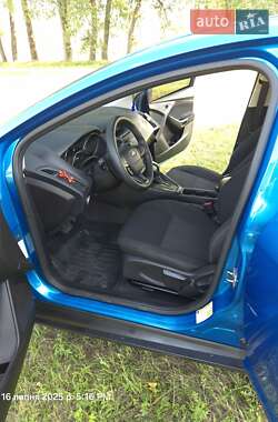 Хэтчбек Ford Focus 2015 в 