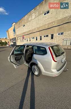 Универсал Ford Focus 2010 в 